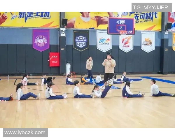 篮球明星与小朋友的奇妙冒险之旅在梦想与友情的交汇点上 篮球明星与小朋友的奇妙冒险之旅在梦想与友情的交汇点上